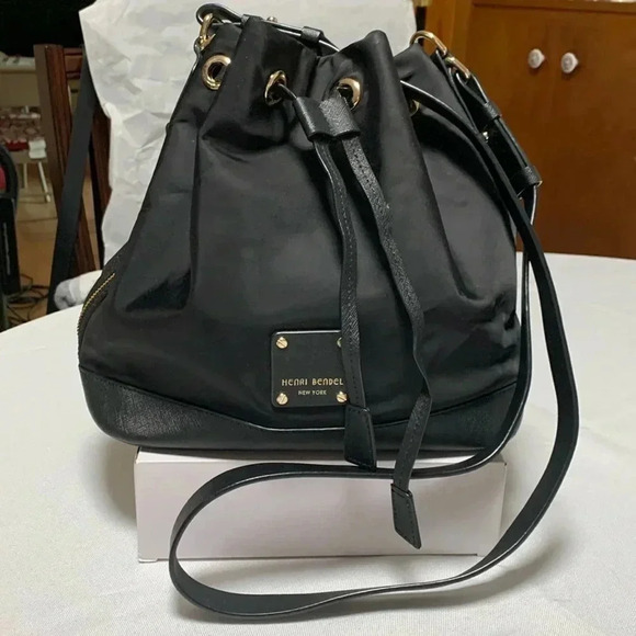 HENRI BENDEL Purse,bucket bag. Inside is Gorgeous, 1 callout in the last pic. - Picture 1 of 8